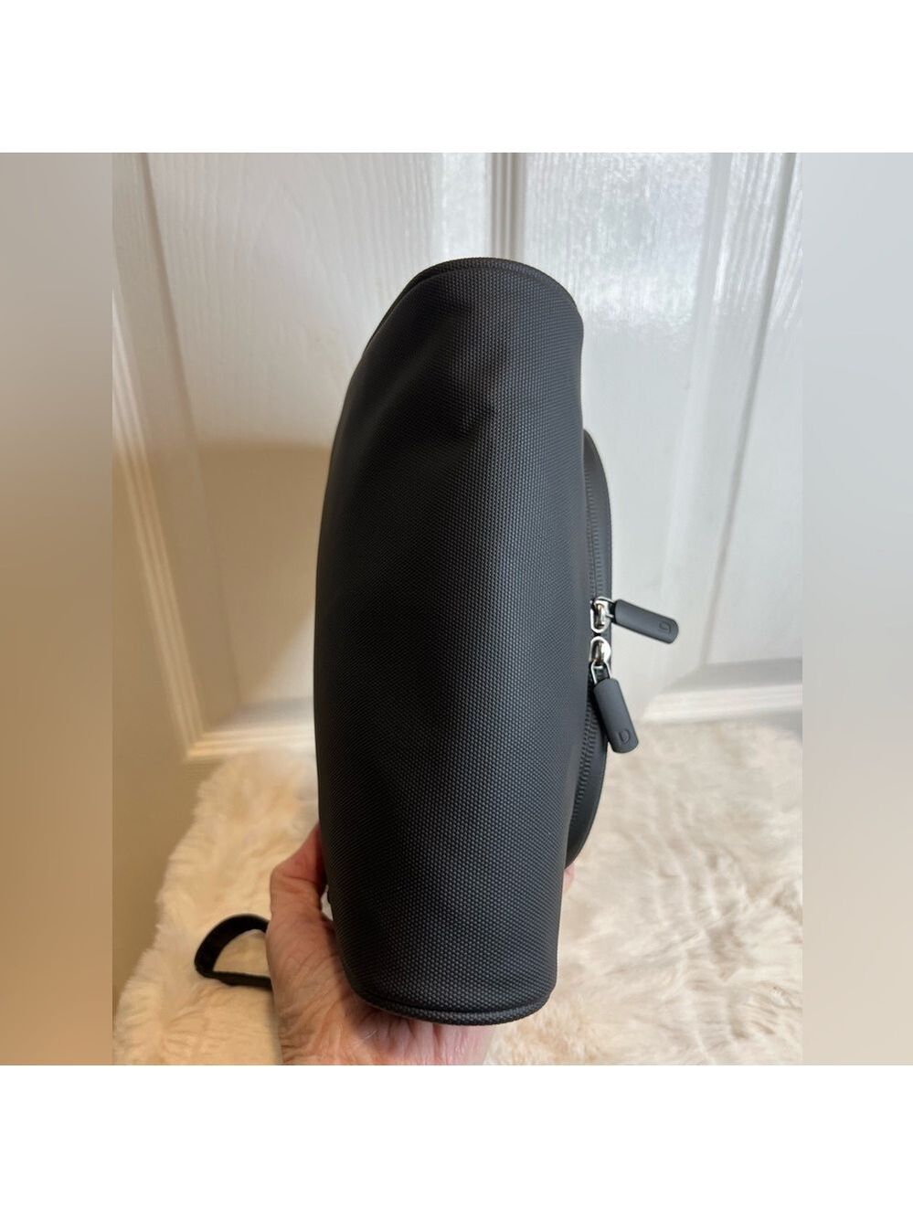 OUTGRAND HANGING MAKEUP BAG. WATERPROOF. NEW 3 - Picture 6 of 14